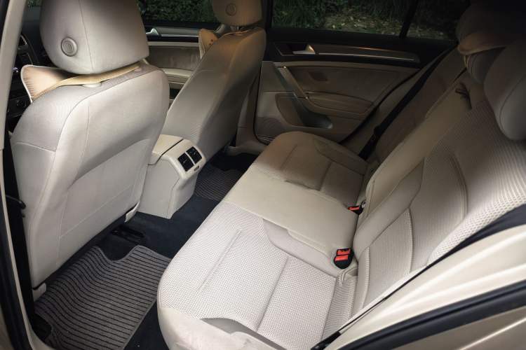 Used Volkswagen Golf 2015 1.6L Automatic Comfort Model Interior 3