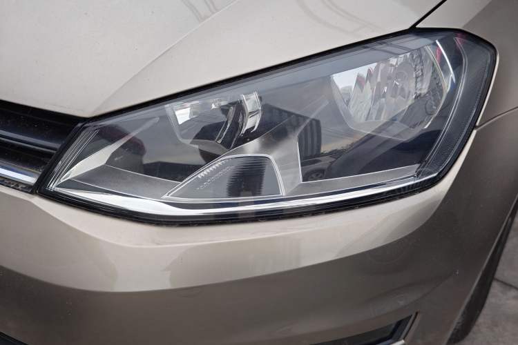 Used Volkswagen Golf 2015 1.4TSI Automatic Luxury Model Left Front Headlight