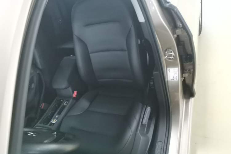 Used Volkswagen Golf 2015 1.4TSI Automatic Comfort Model Left Front Seat