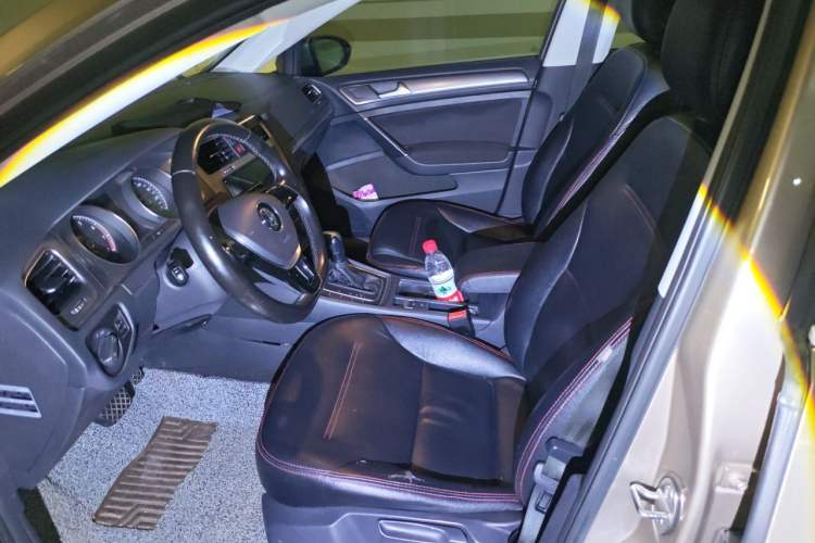Used Volkswagen Golf 2015 1.4TSI Automatic Comfort Model Left Front Seat