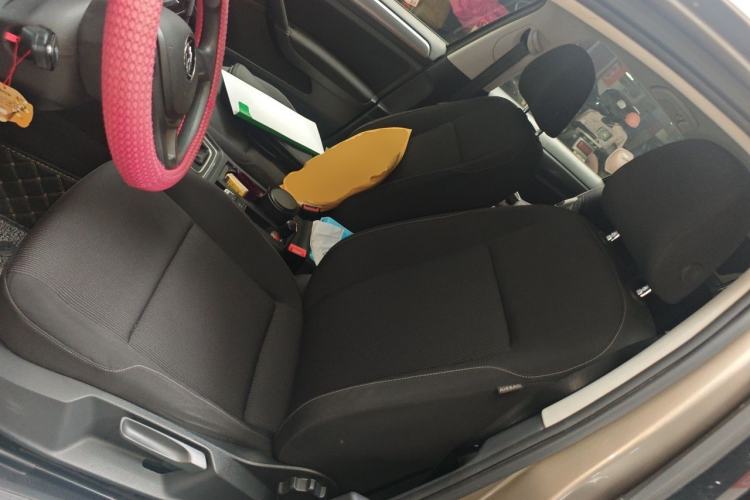 Used Volkswagen Golf 2015 1.6L Automatic Fashion Model Left Front Seat