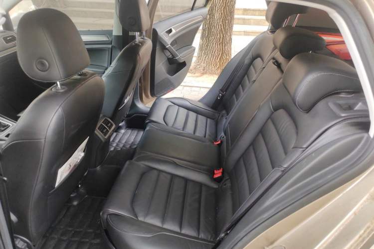 Used Volkswagen Golf 2015 1.4TSI Automatic Luxury Model Left Rear Seat