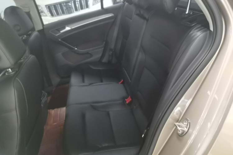 Used Volkswagen Golf 2015 1.4TSI Automatic Comfort Model Left Rear Seat