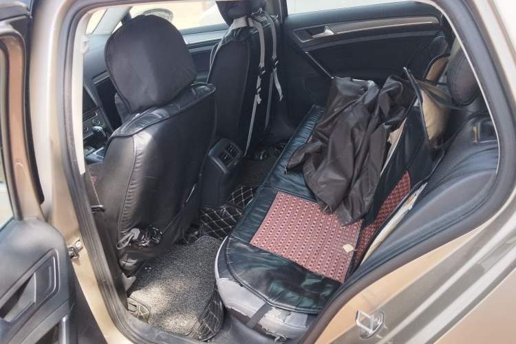 Used Volkswagen Golf 2015 1.6L Automatic Comfort Model Left Rear Seat