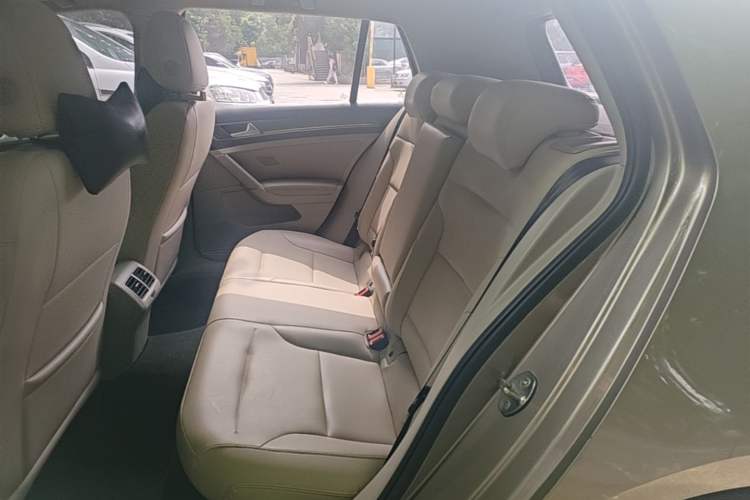 Used Volkswagen Golf 2015 1.6L Automatic Comfort Model Left Rear Seat