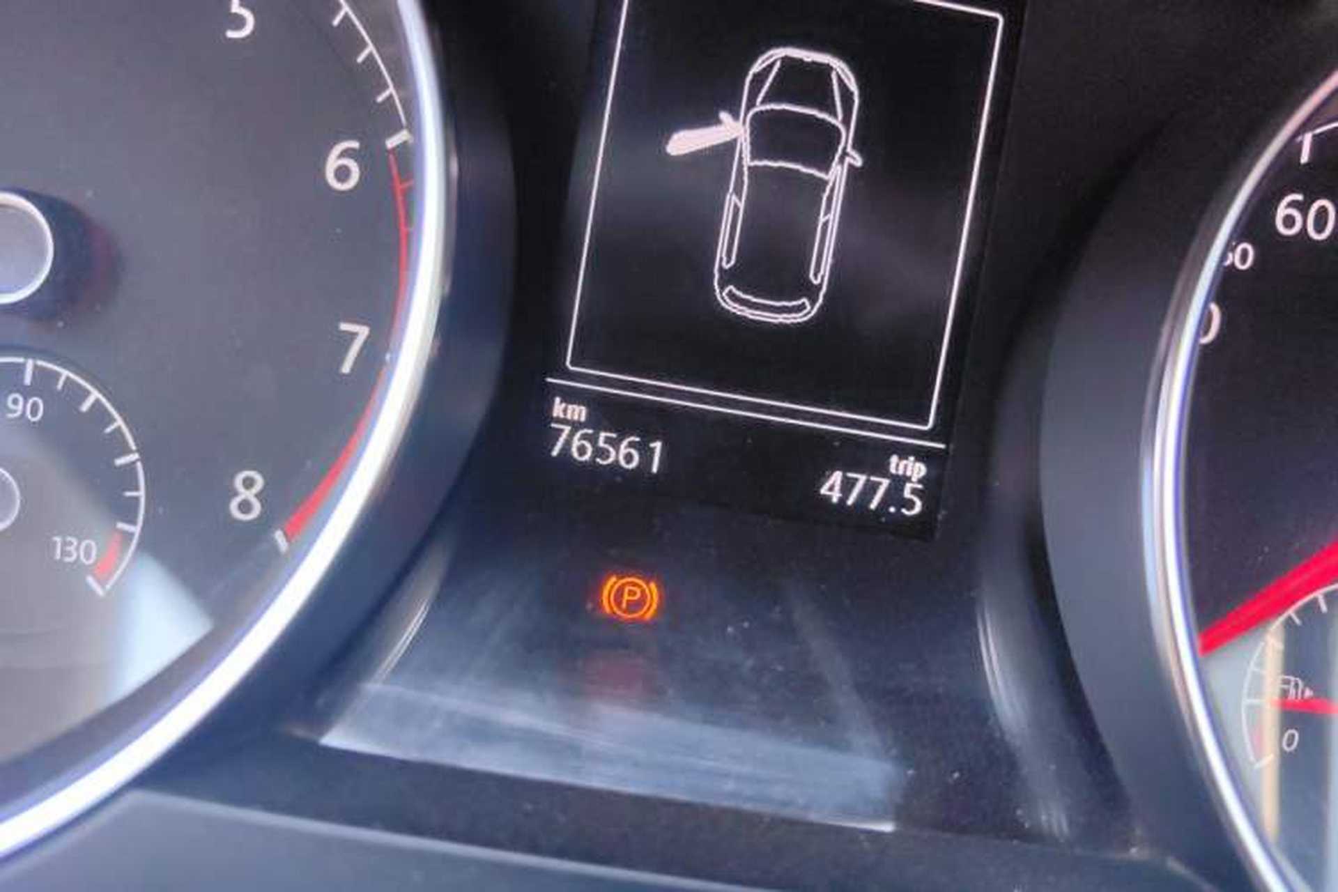 Used Volkswagen Golf 2015 1.4TSI Automatic Comfort Model Odometer Close Up