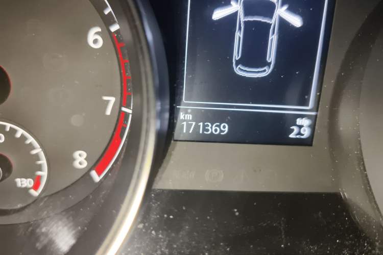 Used Volkswagen Golf 2015 1.4TSI Automatic Flagship Model Odometer Close Up