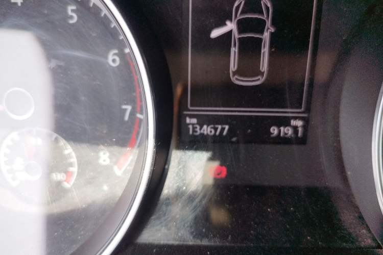 Used Volkswagen Golf 2015 1.6L Automatic Comfort Model Odometer Close Up
