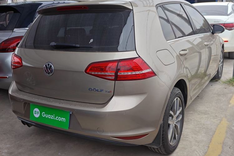 Used Volkswagen Golf 2015 1.4TSI Automatic Luxury Model Rear Right 45 Deg