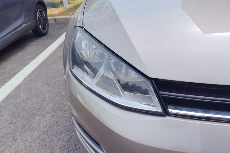 Used Volkswagen Golf 2015 1.4TSI Automatic Comfort Model Right Front Headlight