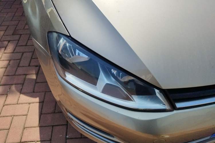 Used Volkswagen Golf 2015 1.6L Automatic Comfort Model Right Front Headlight