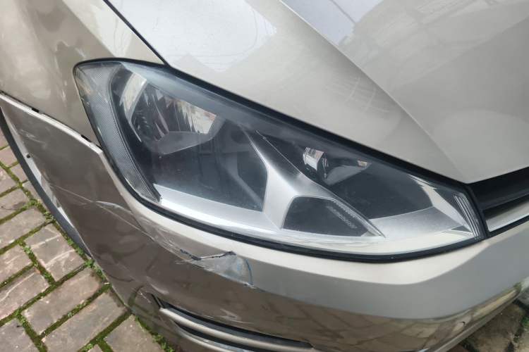 Used Volkswagen Golf 2015 1.6L Automatic Comfort Model Right Front Headlight