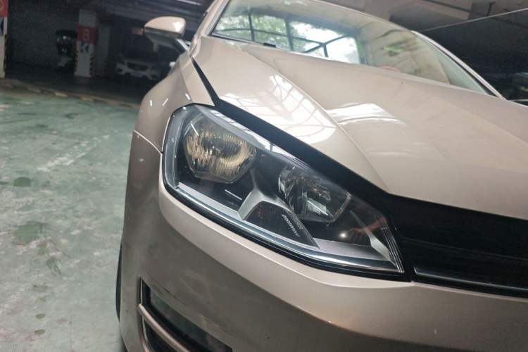 Used Volkswagen Golf 2015 1.6L Automatic Fashion Model Right Front Headlight