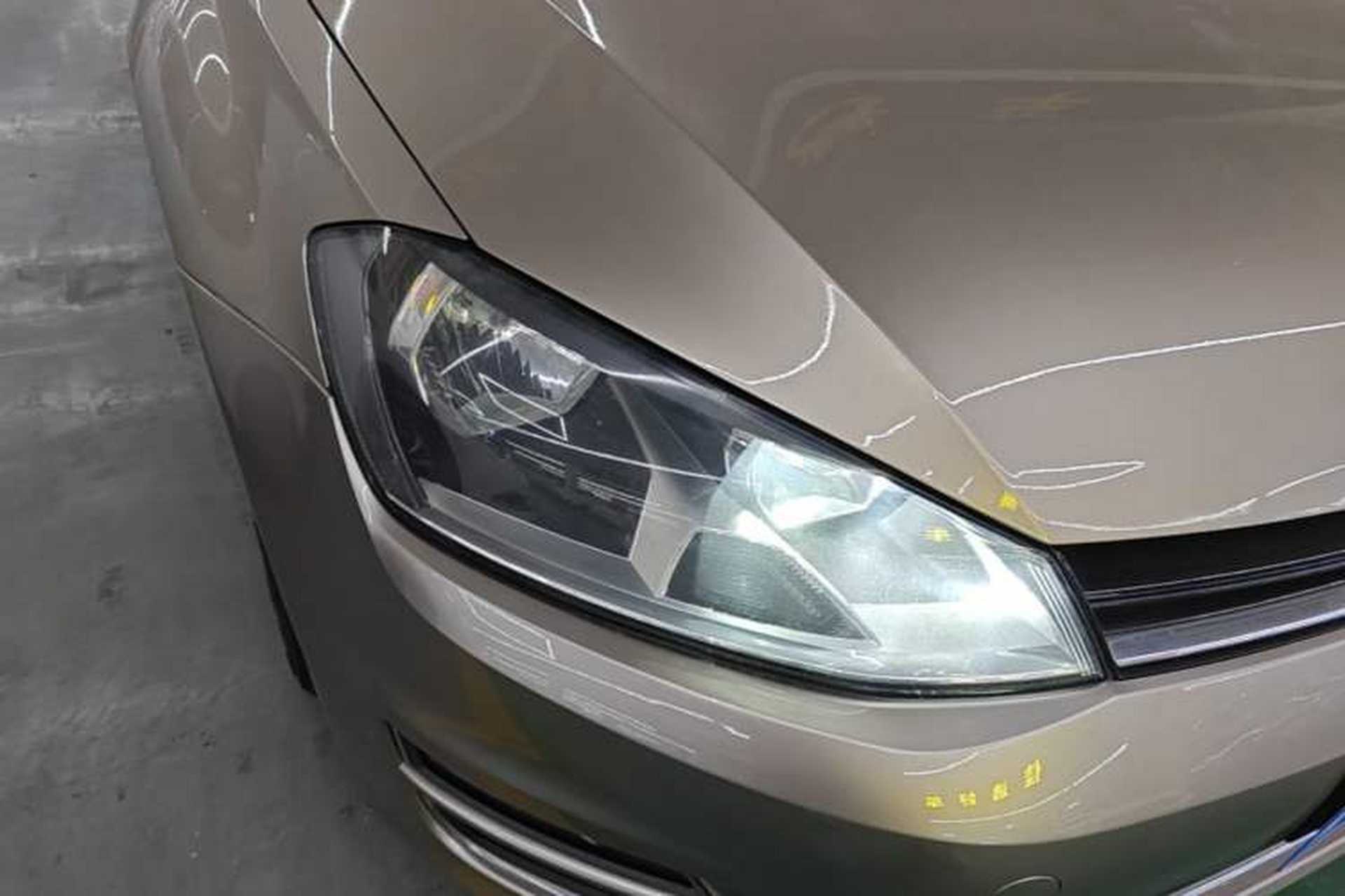 Used Volkswagen Golf 2015 1.6L Automatic Comfort Model Right Front Headlight