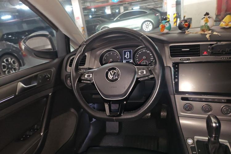 Used Volkswagen Golf 2015 1.4TSI Automatic Luxury Model Steering Wheel