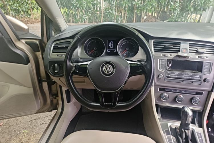 Used Volkswagen Golf 2015 1.6L Automatic Comfort Model Steering Wheel