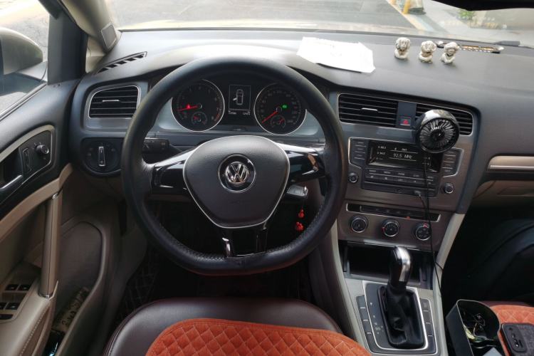 Used Volkswagen Golf 2015 1.6L Automatic Comfort Model Steering Wheel