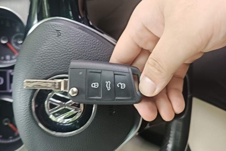 Used Volkswagen Golf 2015 1.6L Automatic Comfort Model Vehicle Key