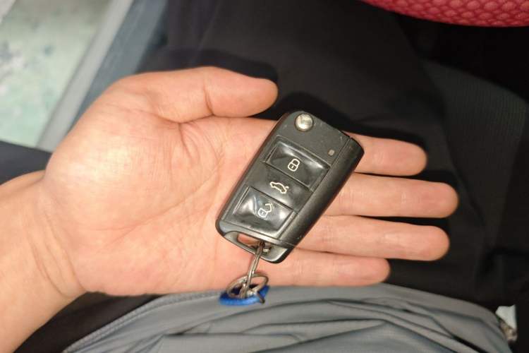Used Volkswagen Golf 2015 1.6L Automatic Fashion Model Vehicle Key