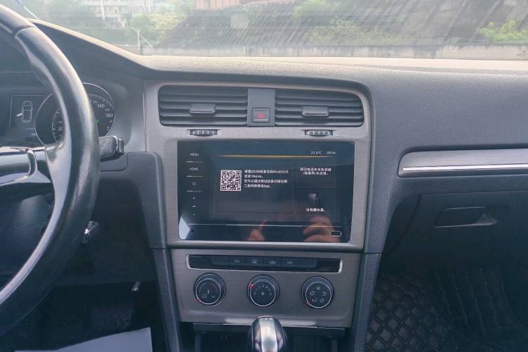 Used Volkswagen Golf 2015 1.4TSI Automatic Comfort Model Audio And AC Panel
