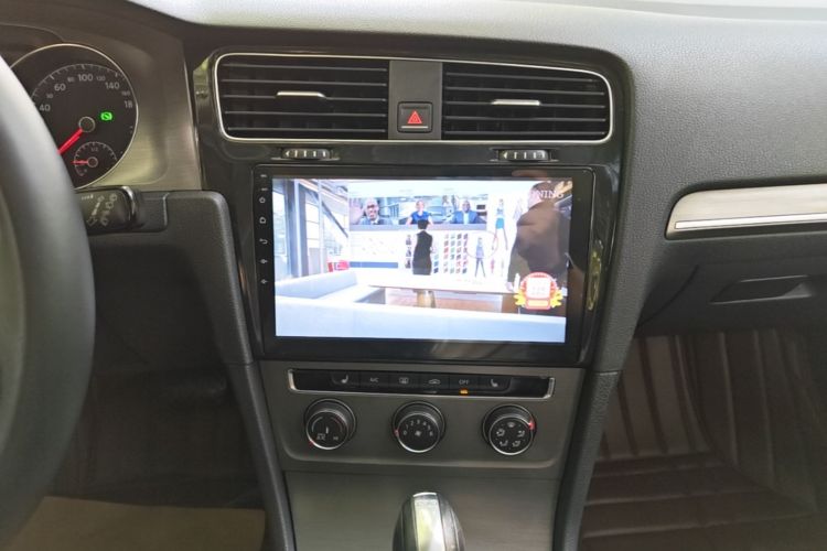 Used Volkswagen Golf 2015 1.4TSI Automatic Luxury Model Audio And AC Panel