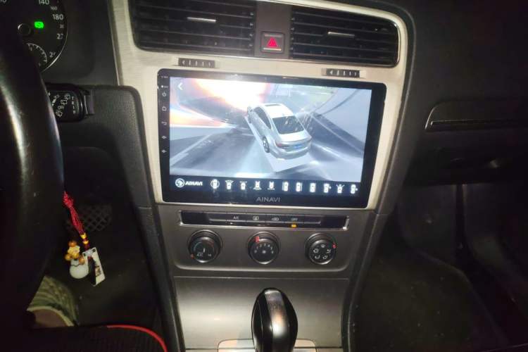 Used Volkswagen Golf 2015 1.6L Automatic Comfort Model Audio And AC Panel