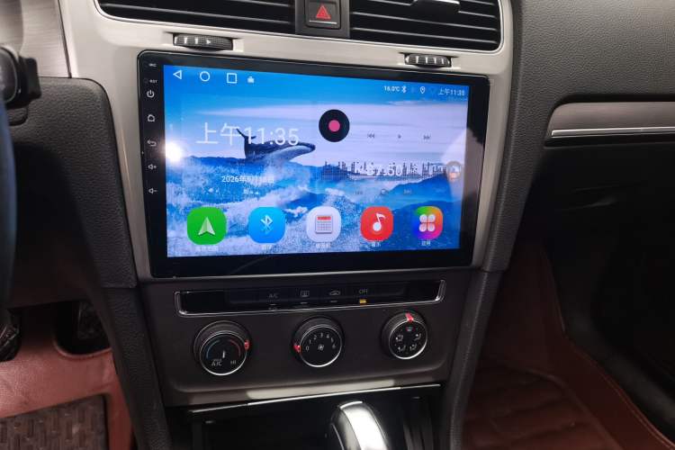 Used Volkswagen Golf 2015 1.6L Automatic Comfort Model Audio And AC Panel
