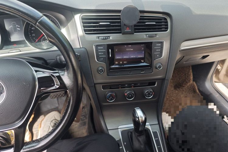 Used Volkswagen Golf 2015 1.4TSI Automatic Comfort Model Audio And AC Panel