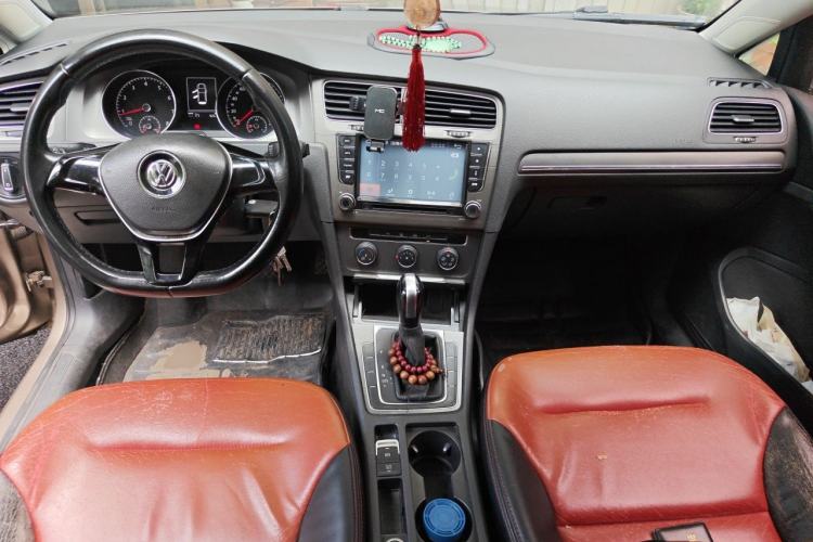 Used Volkswagen Golf 2015 1.4TSI Automatic Comfort Model Center Console
