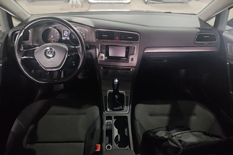 Used Volkswagen Golf 2015 1.4TSI Automatic Comfort Model Center Console