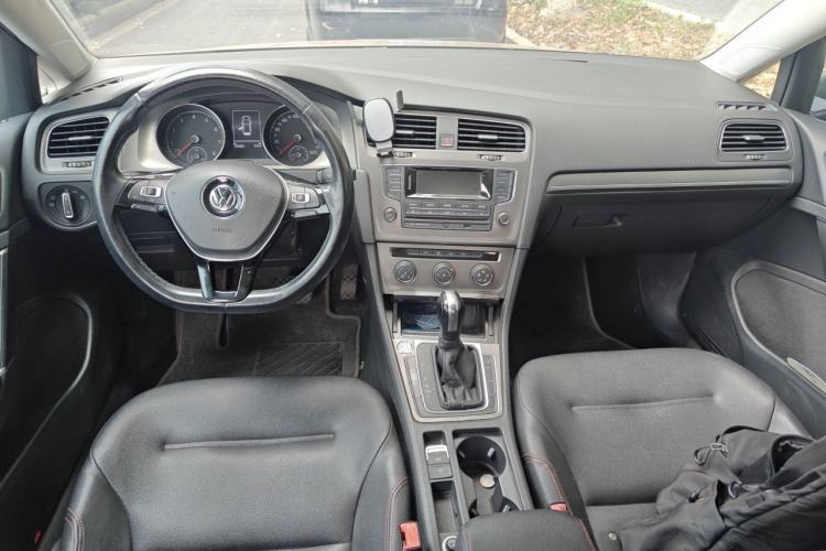Used Volkswagen Golf 2015 1.2TSI Automatic Comfort Model Center Console