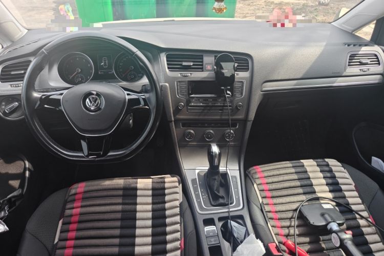 Used Volkswagen Golf 2015 1.4TSI Automatic Comfort Model Center Console