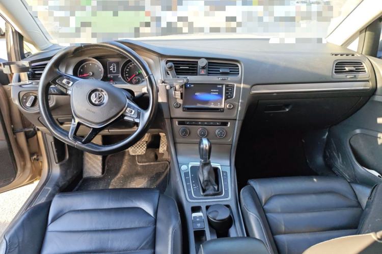 Used Volkswagen Golf 2015 1.4TSI Automatic Comfort Model Center Console