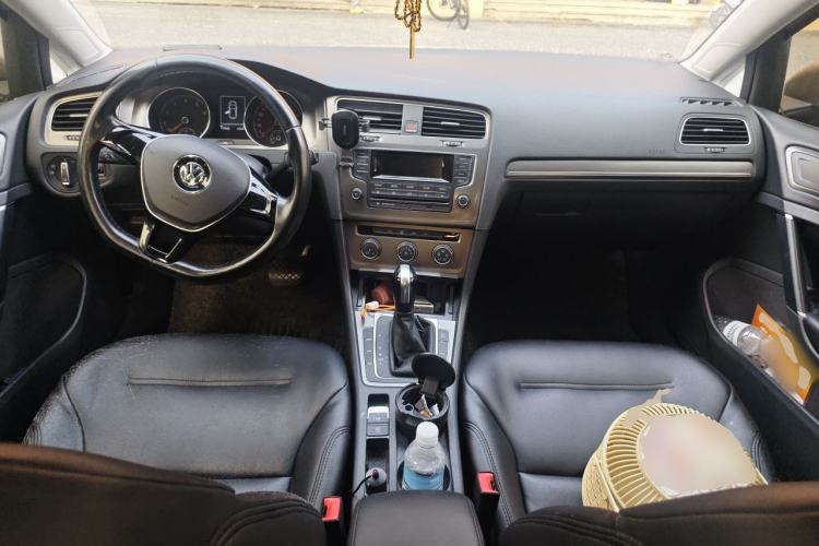 Used Volkswagen Golf 2015 1.4TSI Automatic Comfort Model Center Console