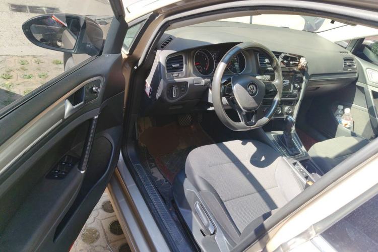 Used Volkswagen Golf 2015 1.4TSI Automatic Comfort Model Driver Seat