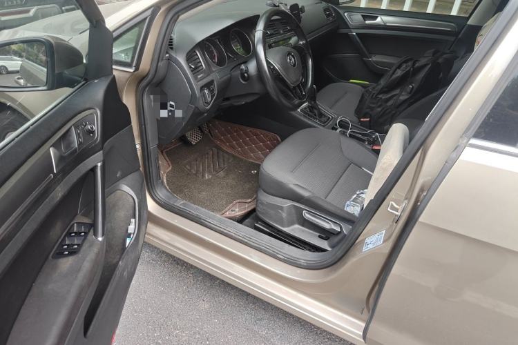 Used Volkswagen Golf 2015 1.6L Automatic Comfort Model Driver Seat