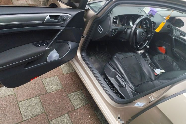 Used Volkswagen Golf 2015 1.6L Automatic Comfort Model Driver Seat