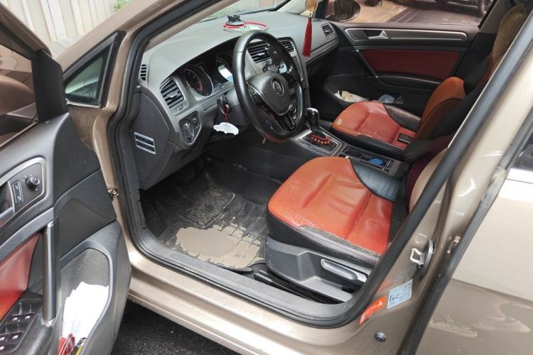 Used Volkswagen Golf 2015 1.4TSI Automatic Comfort Model Driver Seat