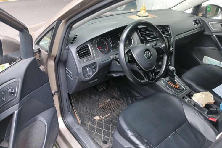 Used Volkswagen Golf 2015 1.4TSI Automatic Comfort Model Driver Seat