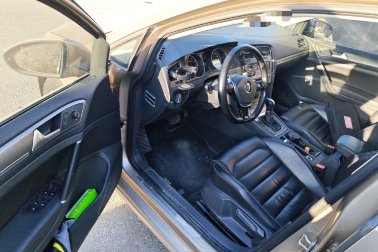 Used Volkswagen Golf 2015 1.4TSI Automatic Comfort Model Driver Seat
