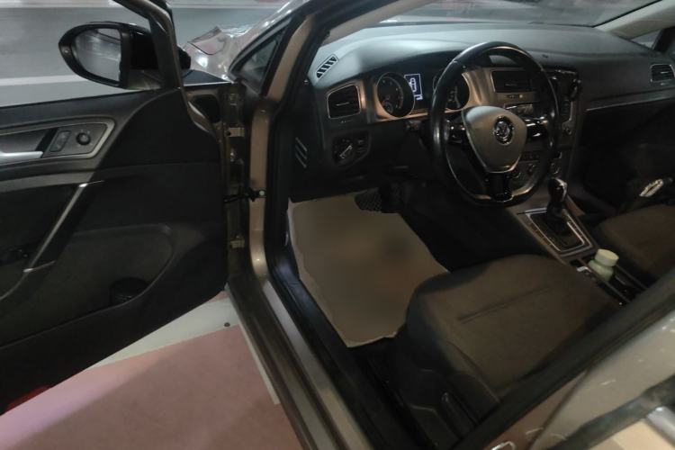 Used Volkswagen Golf 2015 1.4TSI Automatic Comfort Model Driver Seat