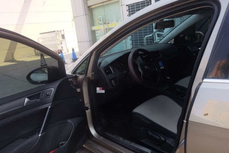 Used Volkswagen Golf 2015 1.6L Automatic Comfort Model Driver Seat