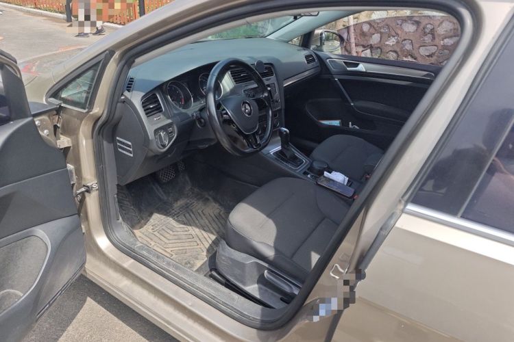 Used Volkswagen Golf 2015 1.4TSI Automatic Comfort Model Driver Seat