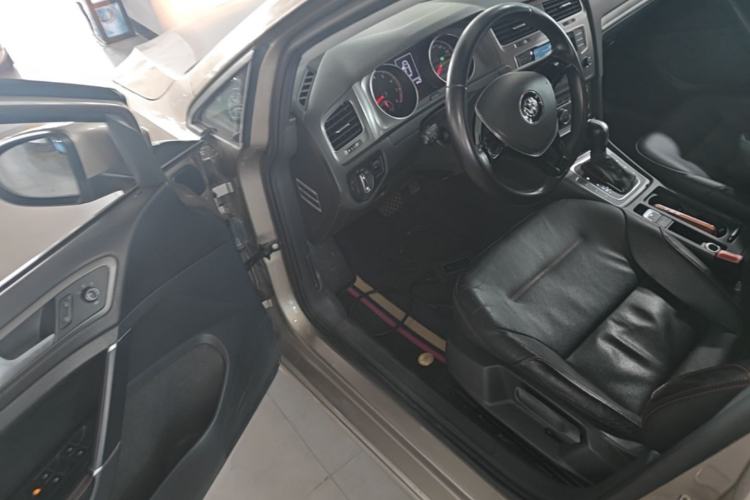 Used Volkswagen Golf 2015 1.4TSI Automatic Comfort Model Driver Seat