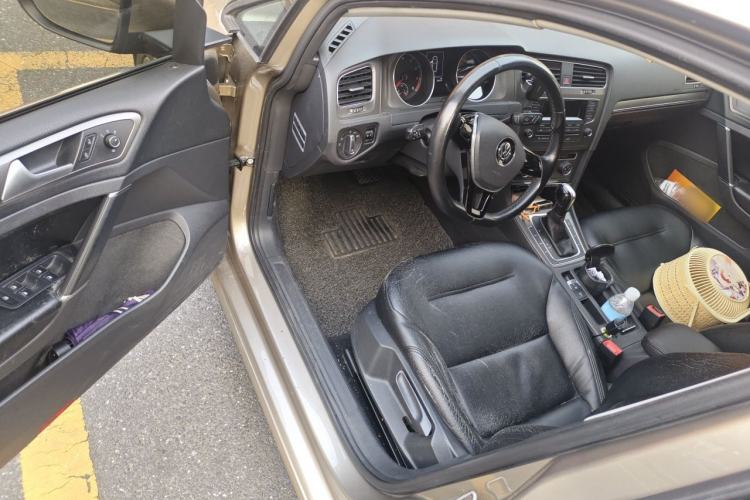 Used Volkswagen Golf 2015 1.4TSI Automatic Comfort Model Driver Seat