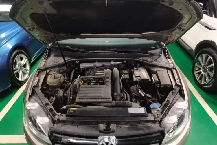 Used Volkswagen Golf 2015 1.4TSI Automatic Comfort Model Engine Bay