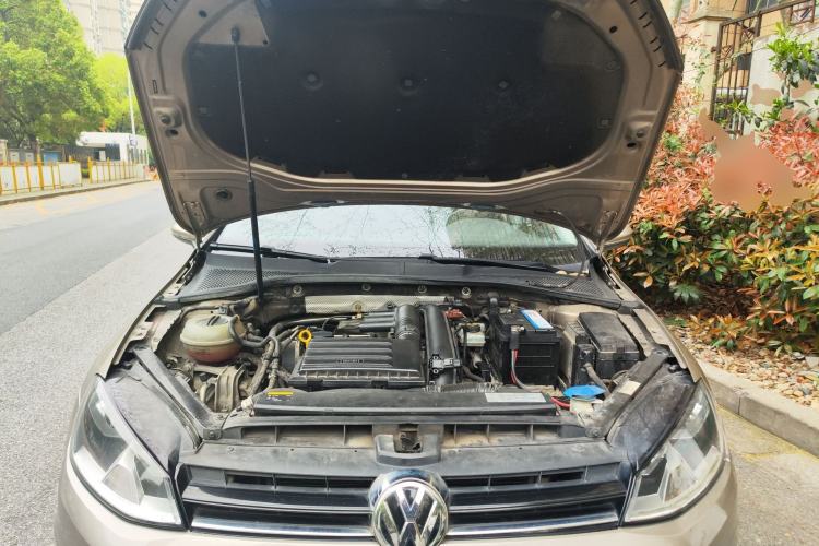 Used Volkswagen Golf 2015 1.4TSI Automatic Comfort Model Engine Bay