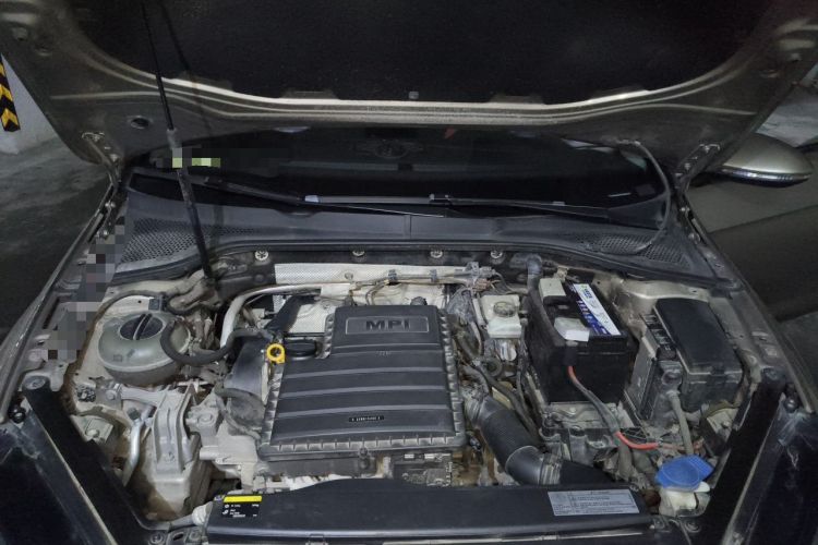 Used Volkswagen Golf 2015 1.6L Automatic Fashion Model Engine Bay