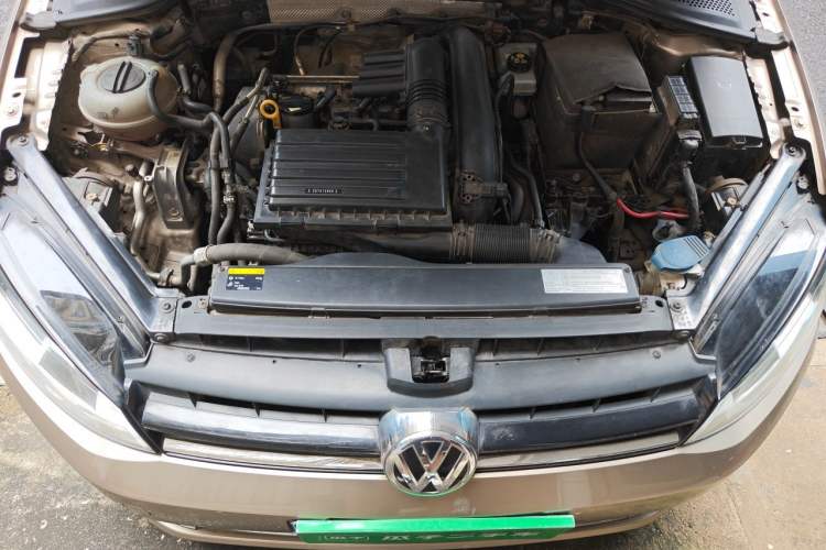 Used Volkswagen Golf 2015 1.4TSI Automatic Comfort Model Engine Bay