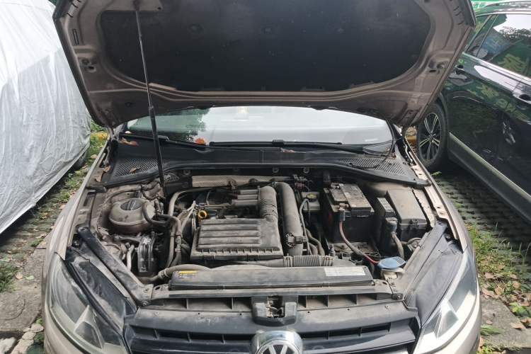Used Volkswagen Golf 2015 1.4TSI Automatic Comfort Model Engine Bay